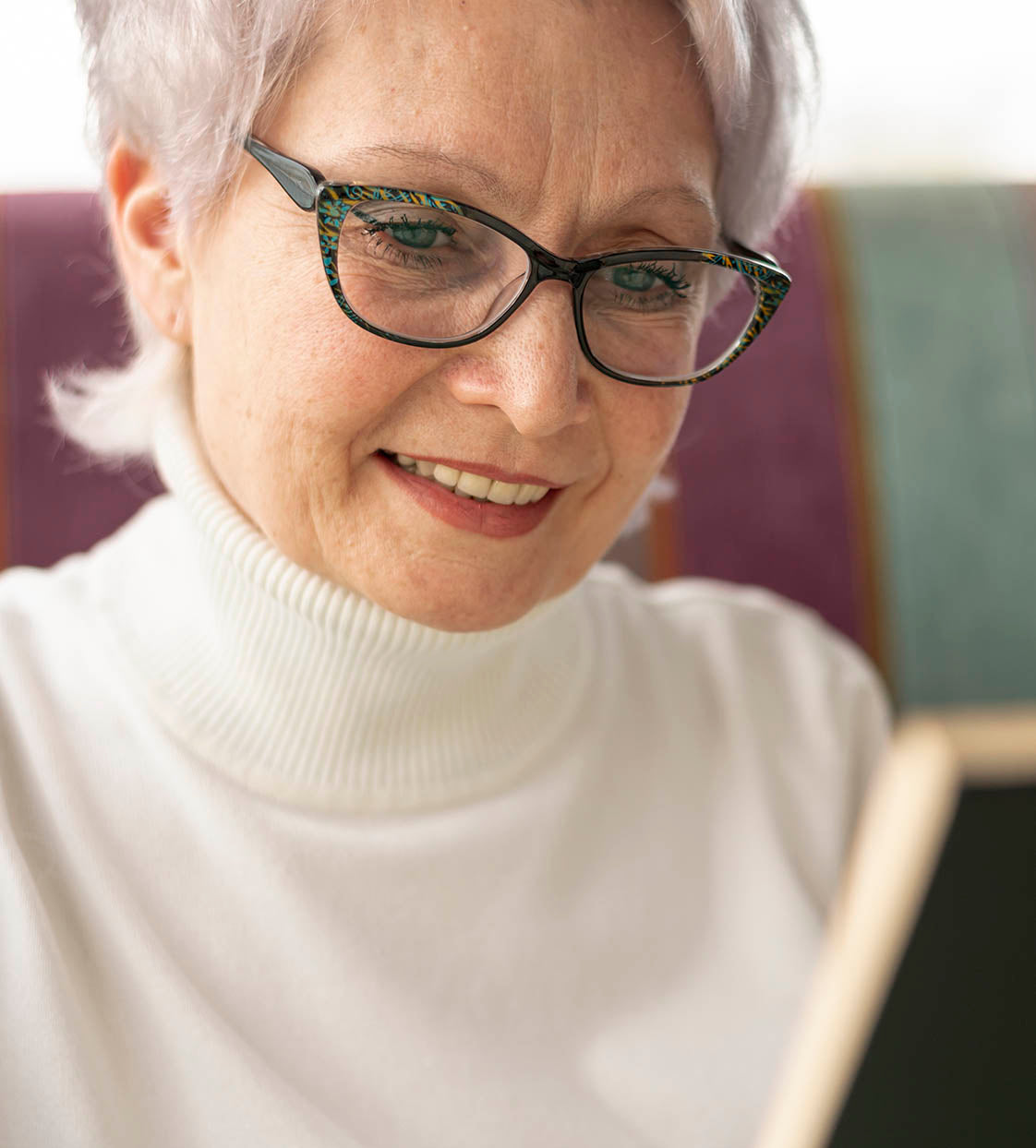 À quel âge et pourquoi la presbytie apparaît-elle ?